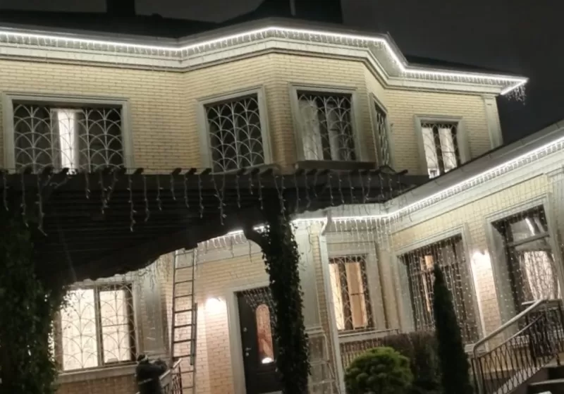 Украшение зданий гибким неоном – Ростов-на-Дону